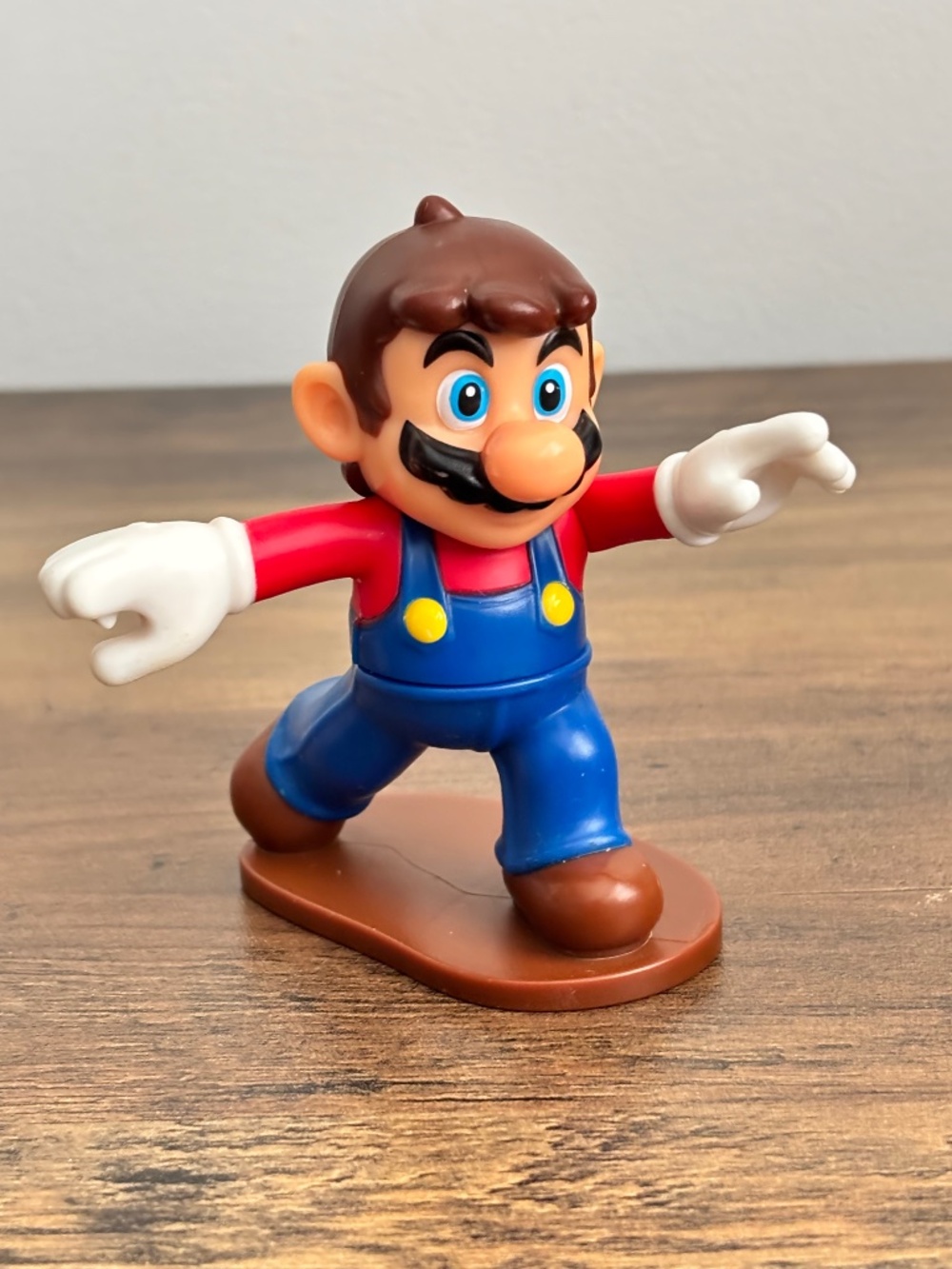 Nintendo Super Mario Bros McDonalds Toy Figure Cap Thrower Cake Topper 2018